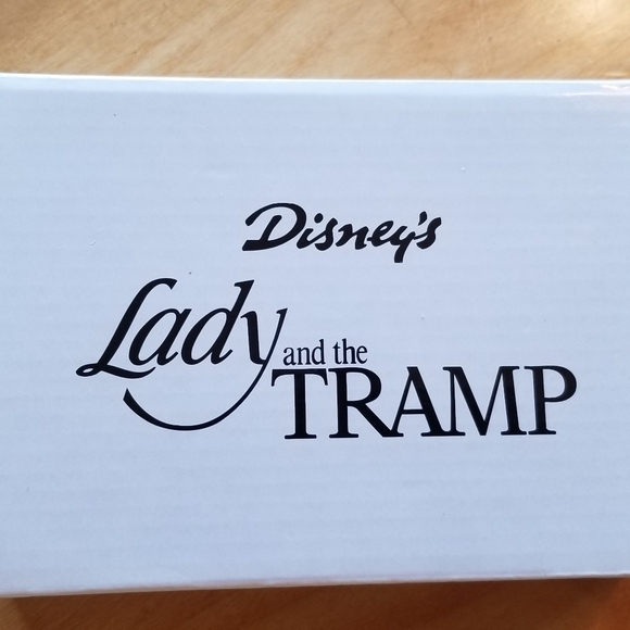 New 2005 Disney Lady and the Tramp watch. - Picture 2 of 4